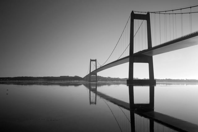 Redpill-Linpro-Bridge-bw